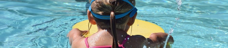 Consejos para prevenir accidentes de niños en las piscinas