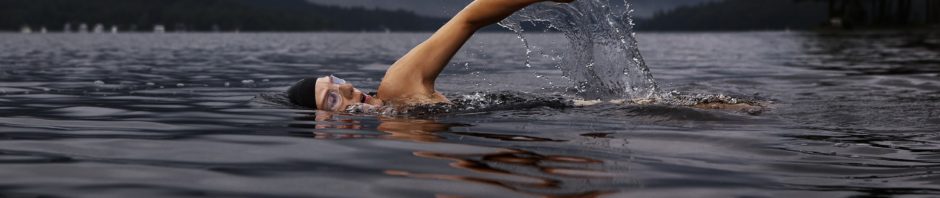 Oído de nadador: una enfermedad que puede afectarnos cuando nos bañamos en piscinas o en el mar