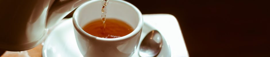 Científicos sugieren evitar el té hirviendo: podría aumentar el riesgo de cáncer