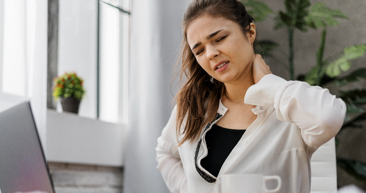 Postura, silla adecuada y pausas activas: consejos para prevenir el dolor muscular en el trabajo